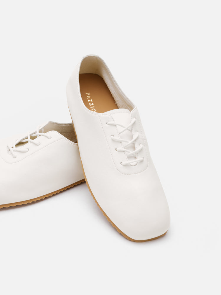 PAZZION, Arden Classic Lace-Up Flats, White